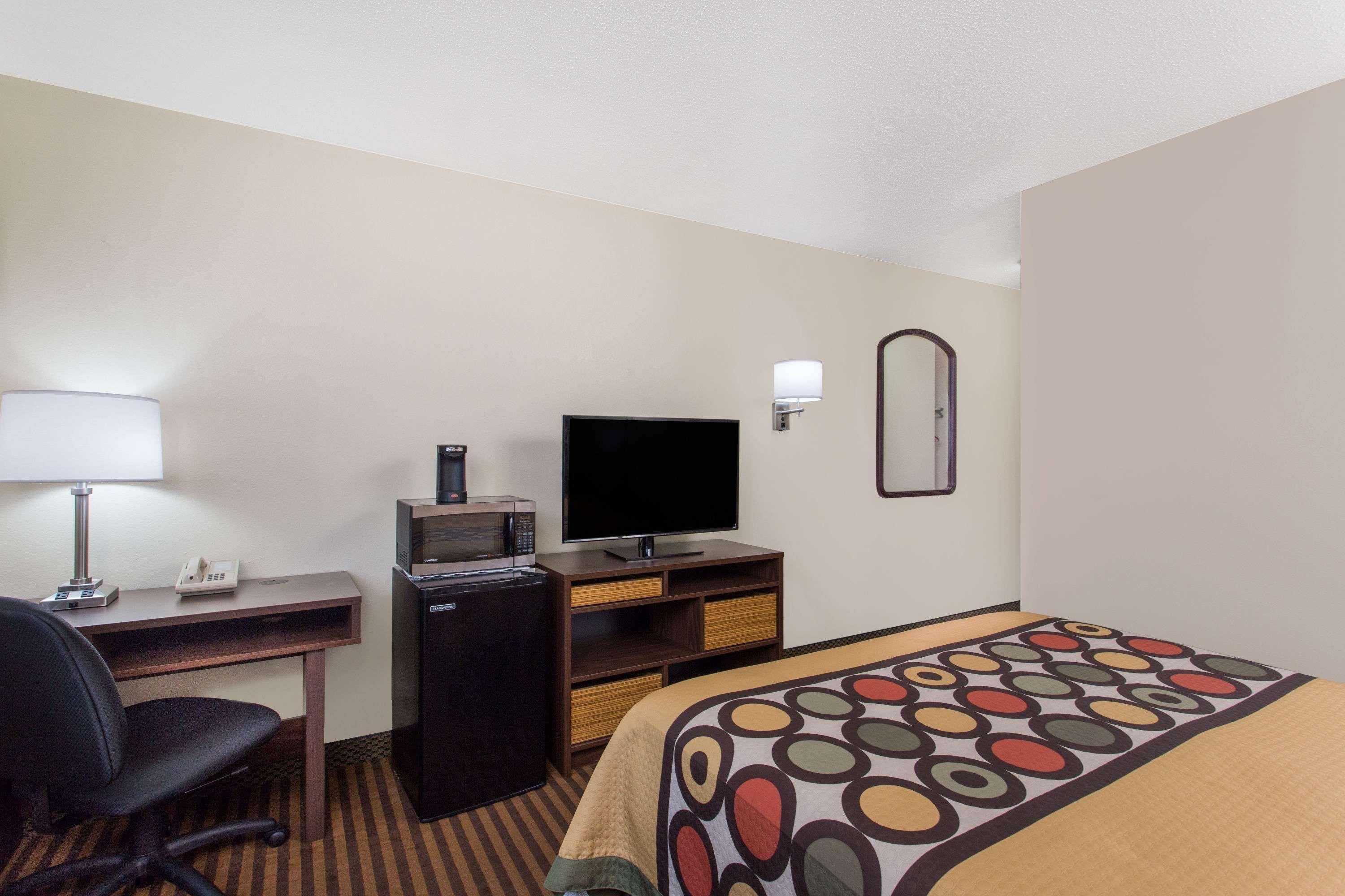 Super 8 By Wyndham Eau Claire I-94 Motel Exterior foto