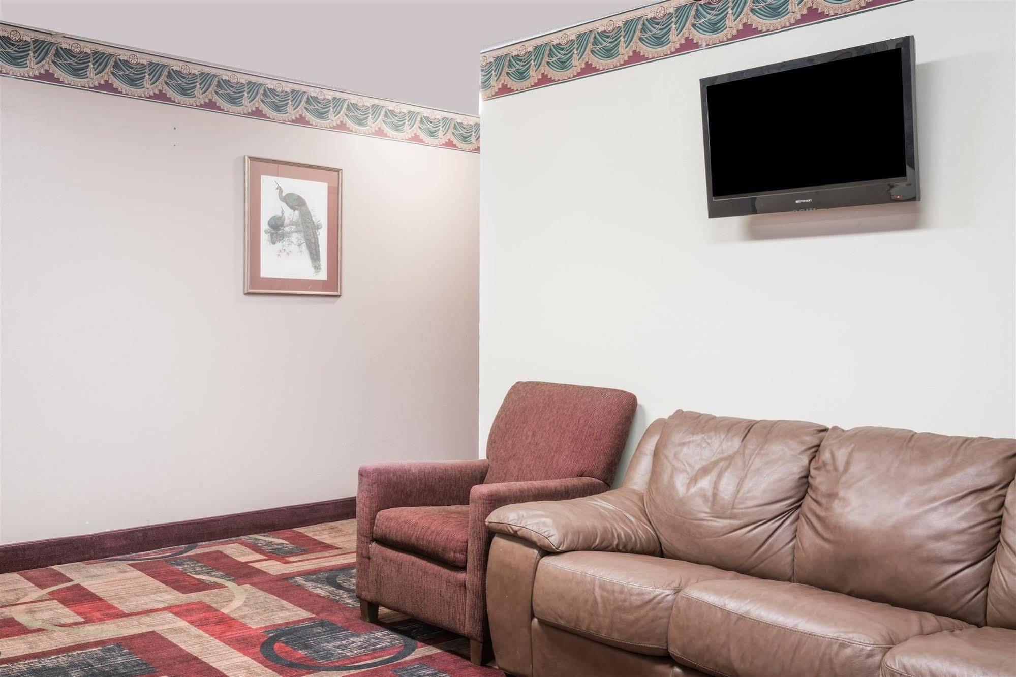 Super 8 By Wyndham Eau Claire I-94 Motel Exterior foto